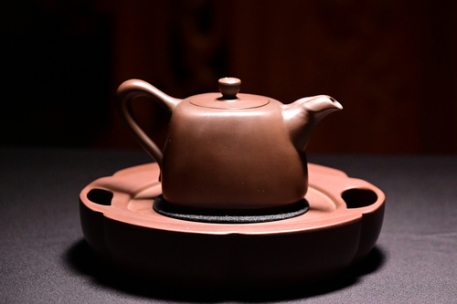 午馬春風<br> Lu Yu Zisha Wuma Chunfeng Teapot